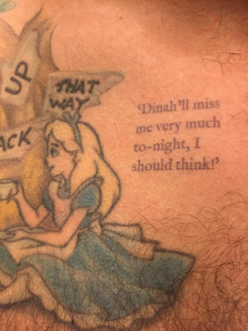 Tatuagem de Alice no PaÃs das Maravilhas