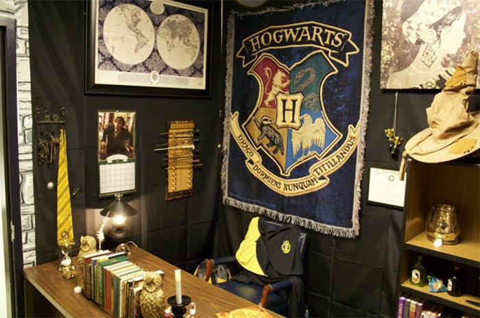 Mesa de professor inspirada em Harry Potter